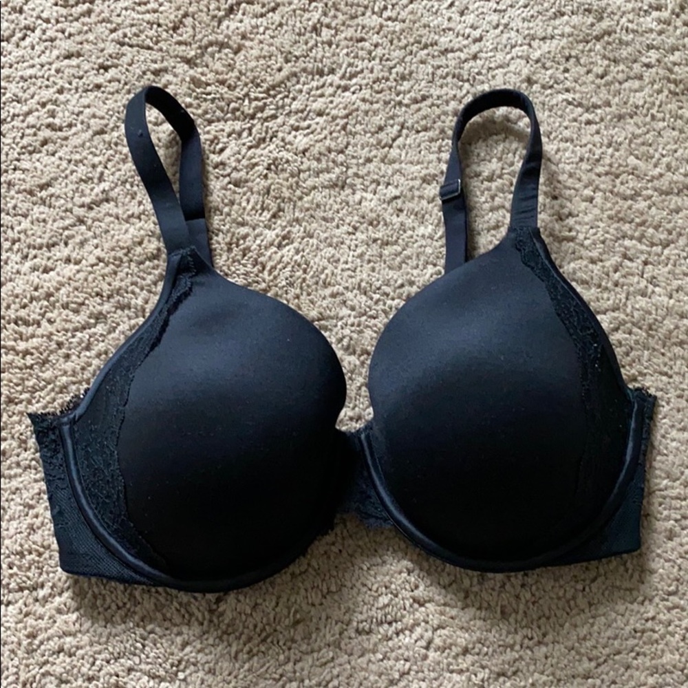 ❌❌SOLD❌❌Spanx Undie-Tectable Bra 32DD